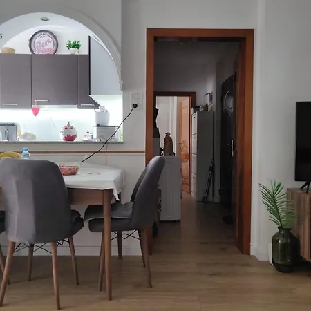 Perfect Spot 10 Minutes From Citycenter Apartment